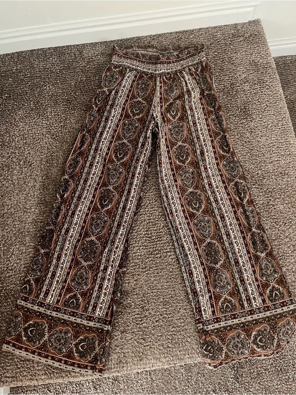 shosho Bohemian Wide-Leg Printed Pants in Brown & Cream